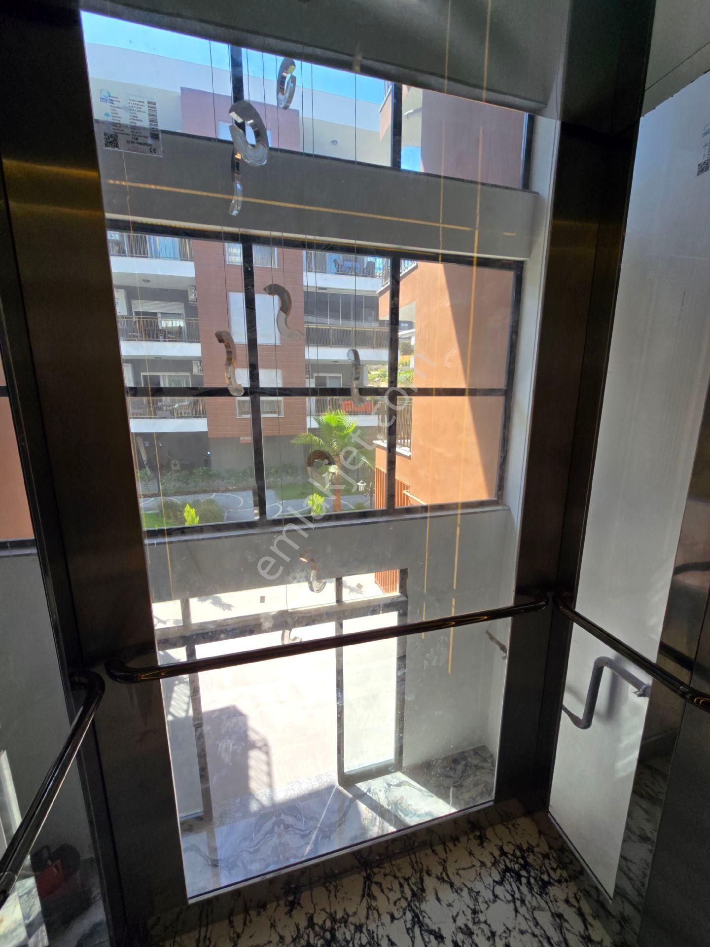 Kuşadası Değirmendere Mevkiinde 2+1 85m²havuzlu Güvenlikli Otoparklı Sitede Lux Daireler - Görsel 16