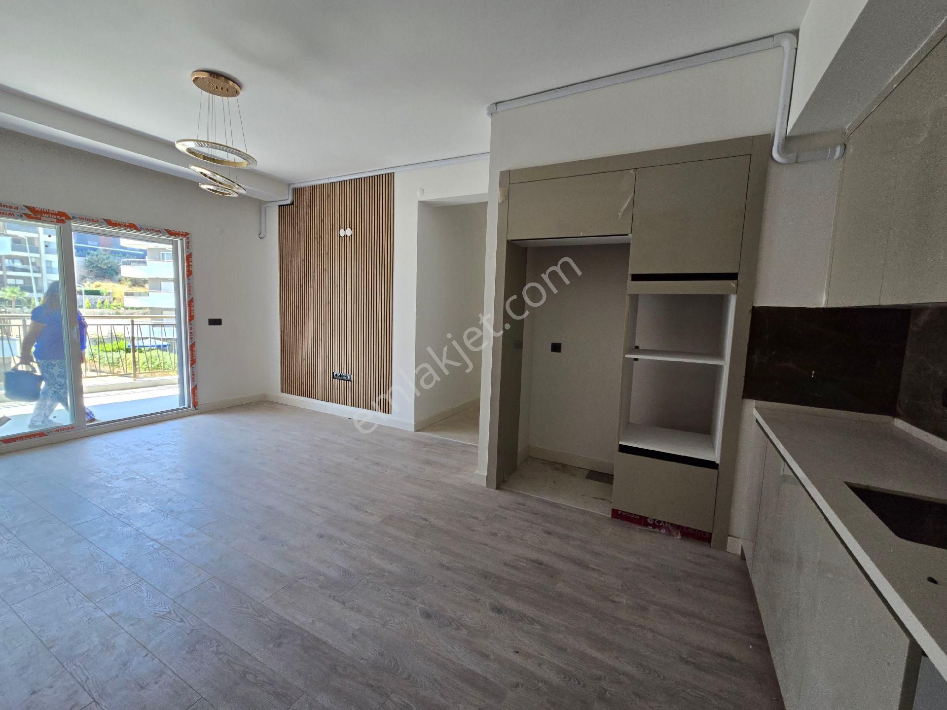 Kuşadası Değirmendere Mevkiinde 2+1 85m²havuzlu Güvenlikli Otoparklı Sitede Lux Daireler - Görsel 30