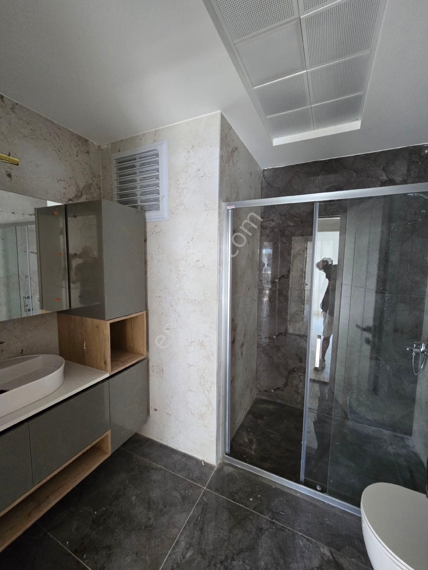 Kuşadası Değirmendere Mevkiinde 2+1 85m²havuzlu Güvenlikli Otoparklı Sitede Lux Daireler - Görsel 26