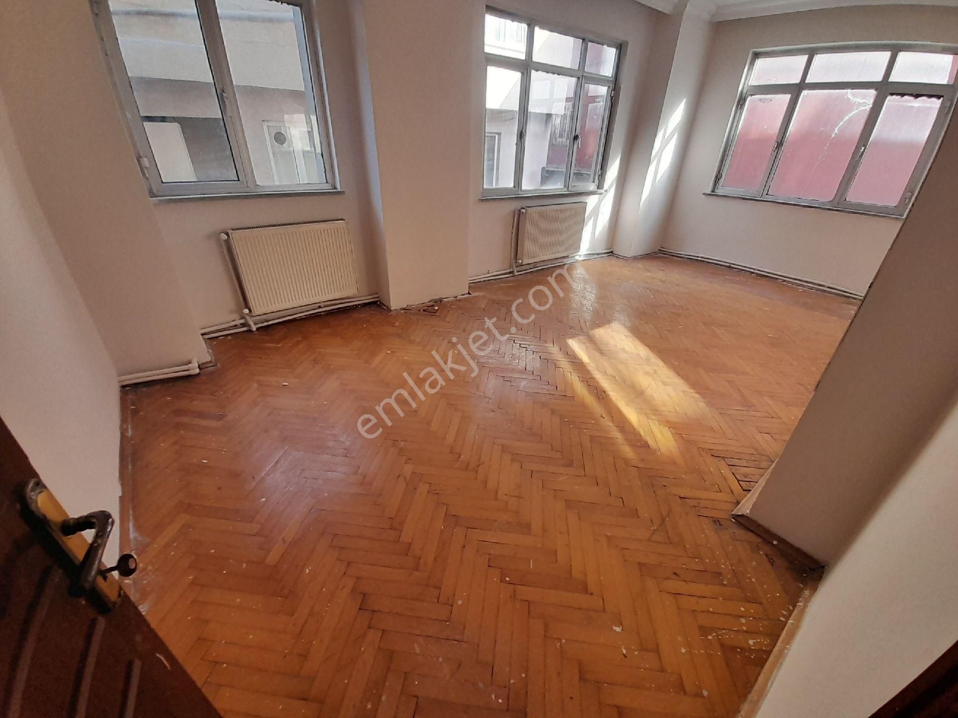 Küçükçekmece Halkalı Merkez Kiralık Daire halkalı merkez naymanda kiralik 1.kat daire 3+1 130m2 