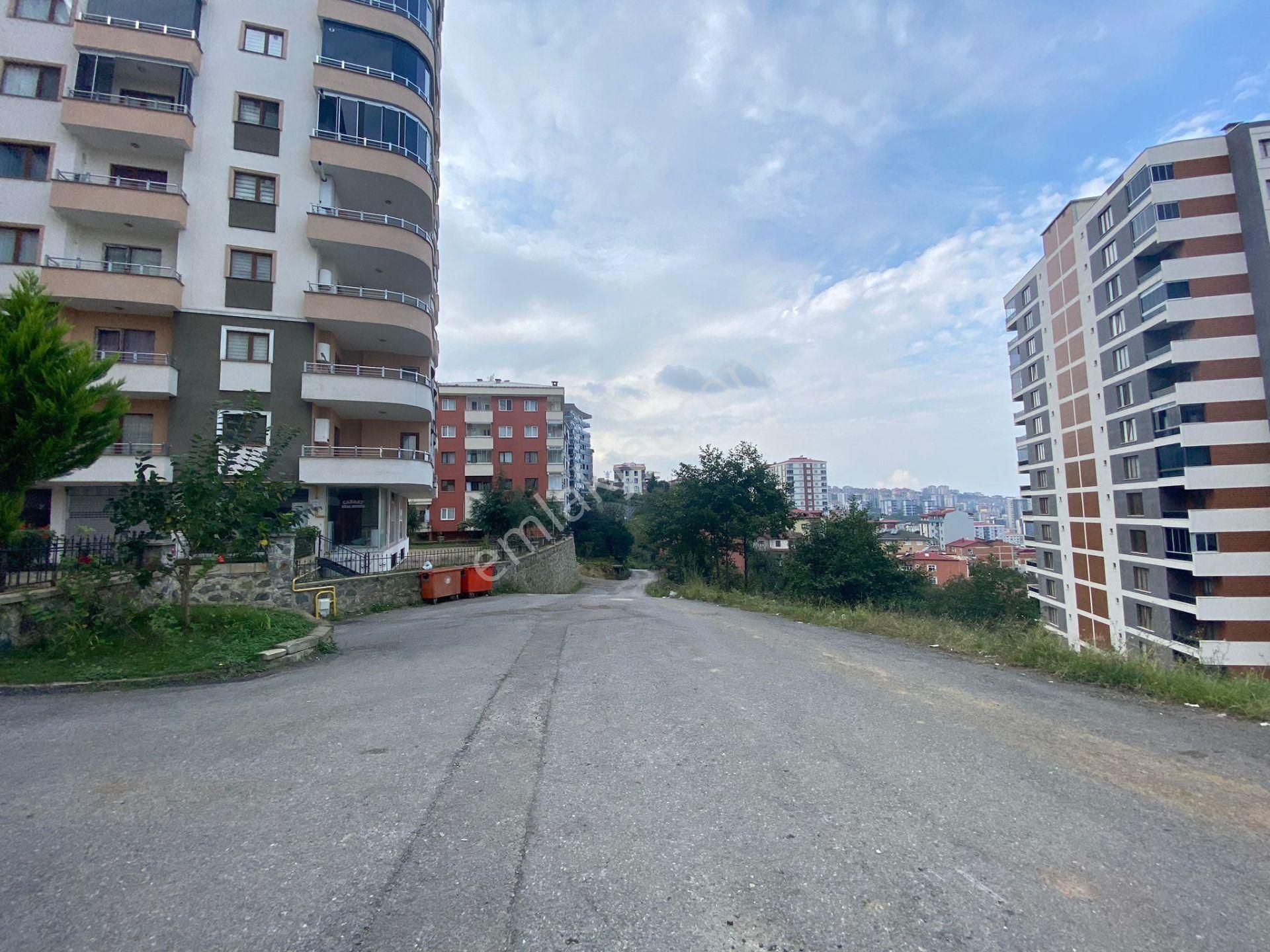 Yomra Kaşüstü Kiralık Daire EBRU GAYRİMENKULDEN KAŞÜSTÜ SİTE İÇERİSİNDE SAHİLE 900M 3+1 FULL EŞYALI KİRALIK DAİRE!