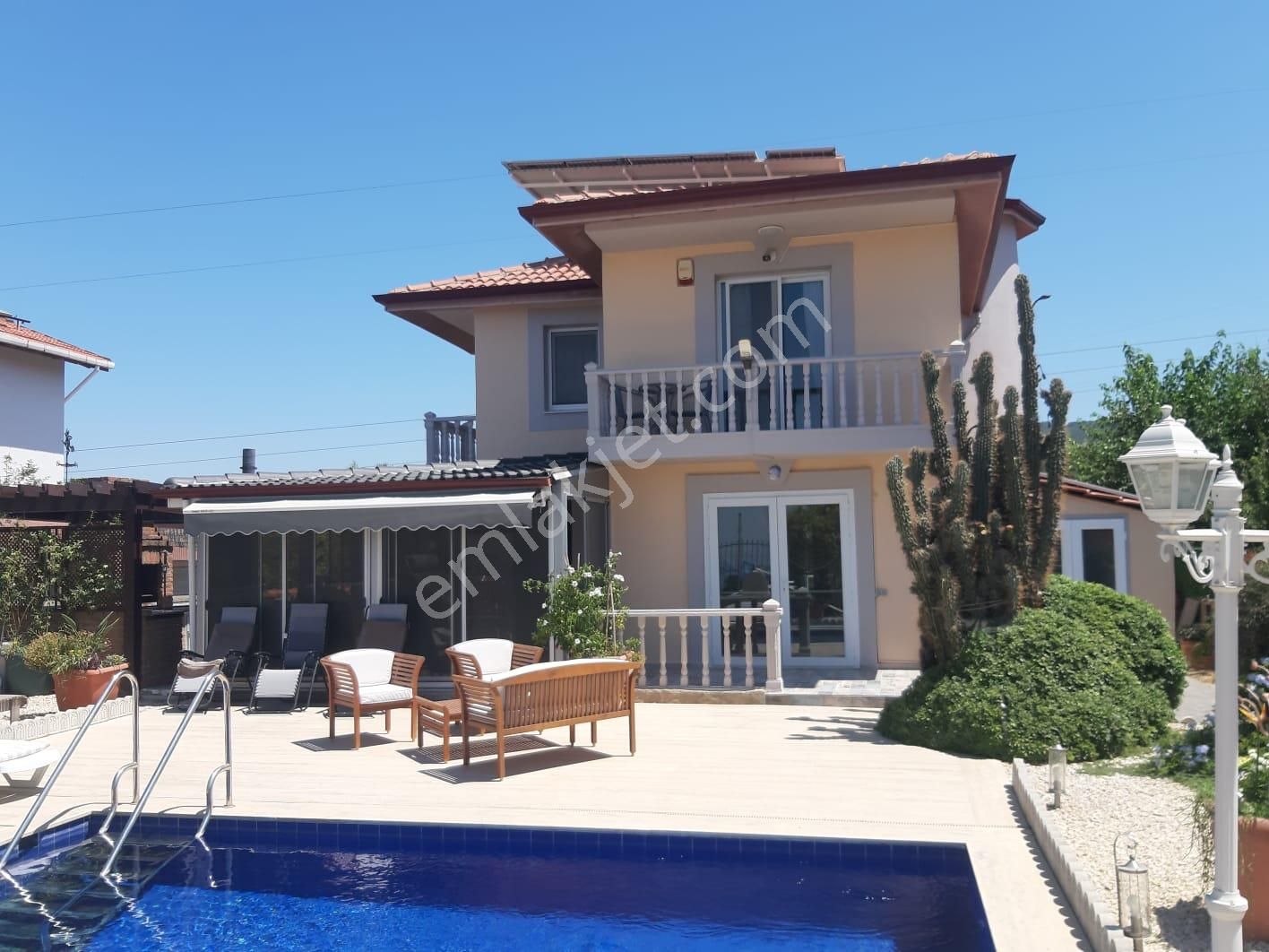 Kuşadası Yaylaköy Satılık Villa  KUŞADASI YAYLAKÖYDE 600 M2 ARSA İÇERİSİNDE ÖZEL HAVUZLU 