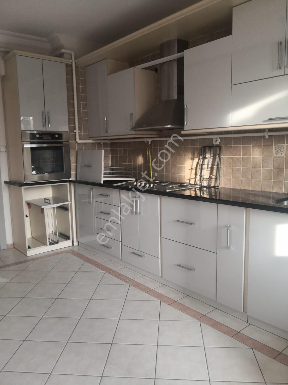 Isparta Merkez İskender Satılık Daire AKSU CADDESİNDE GENİŞ KULLANIŞLI 3+1 SATILIK DAİRE