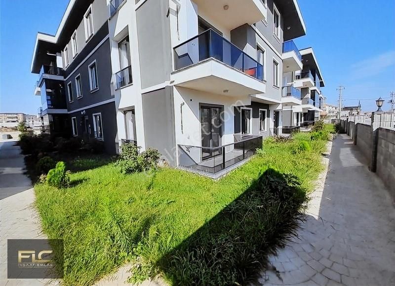 Karasu Yalı Satılık Daire KARASUDA FIRSAT SIFIR 2+1 YERDEN ISITMALI HAVUZLU SATILIK DAİRE