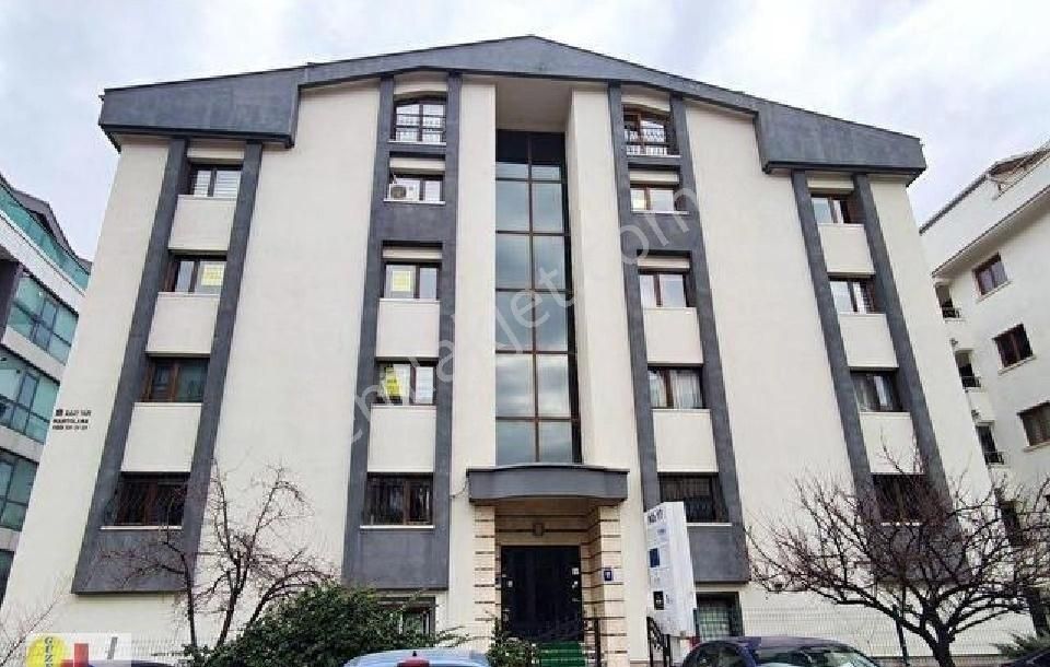 Ankara Çankaya Satılık Apartman Dairesi MUSTAFA KEMAL MAHALLESİNDE 4+1,ÜÇ CEPHE VE MANZARALI OFİS