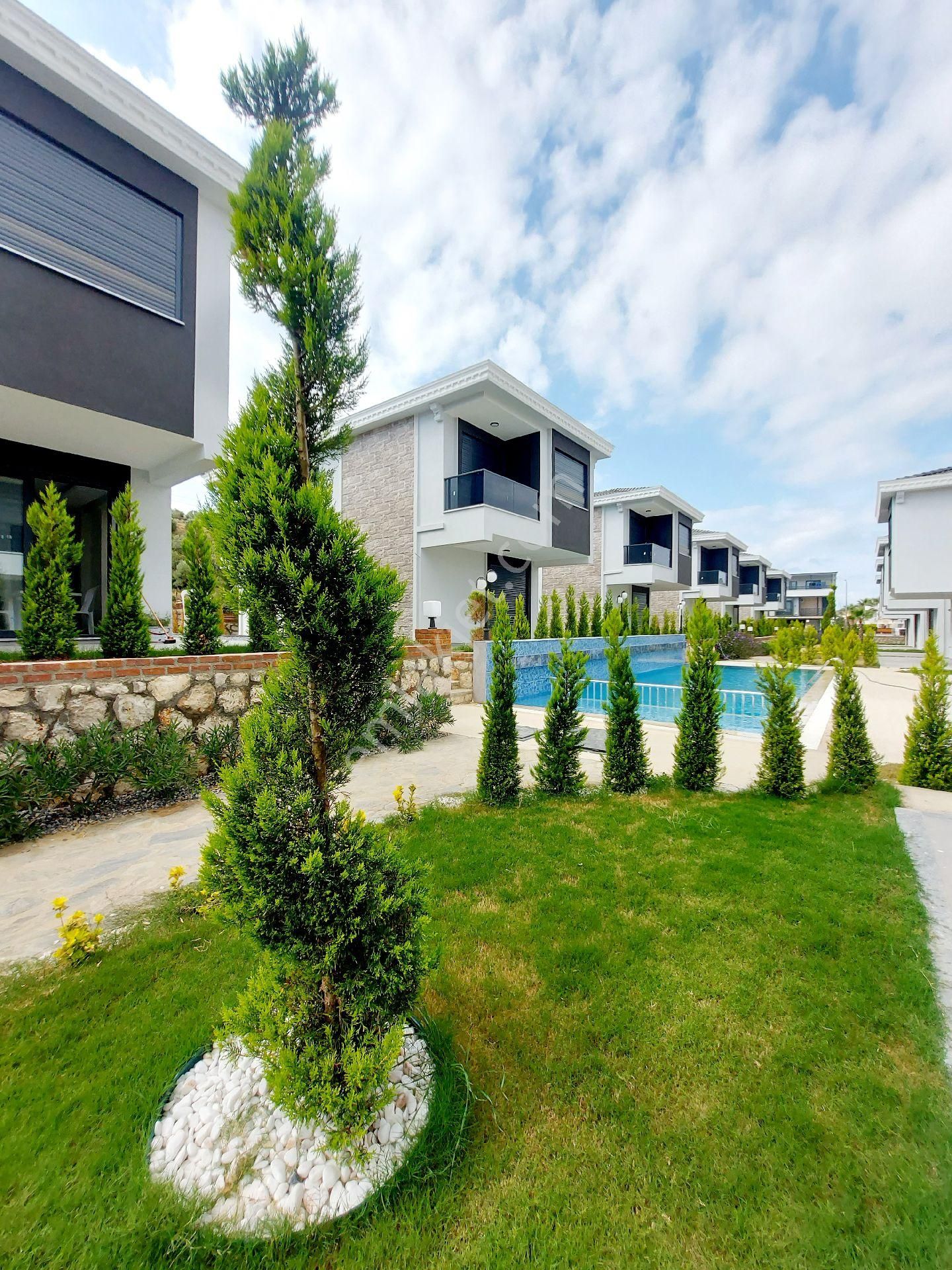 Didimde Havuzlu Site İçerisinde 3+1 Ayrı Mutfaklı Lüx Villalar - Görsel 4