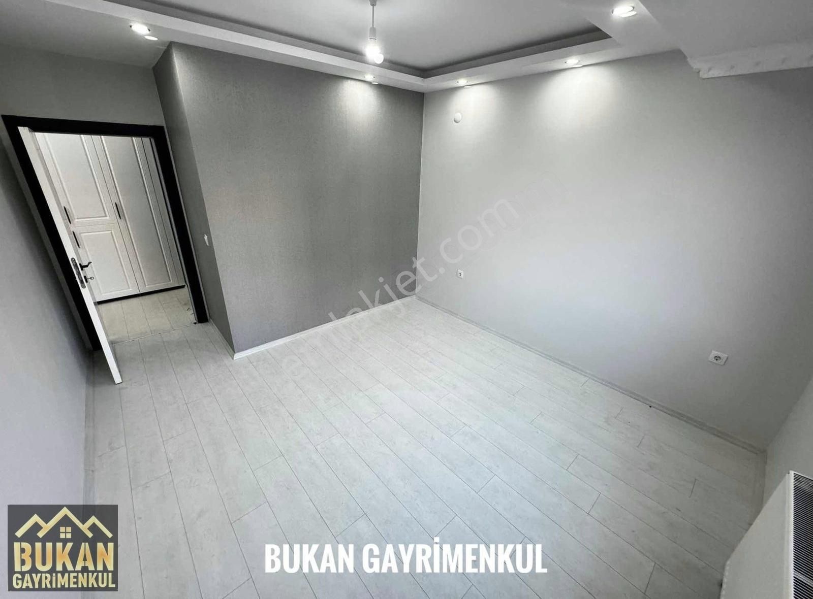 Bingöl Merkez Recep Tayyip Erdoğan Satılık Daire BUKAN'DAN UYDUKENTTE/KENT PARK MEVKİ 2. KAT 3+1 150 m2 DAİRE