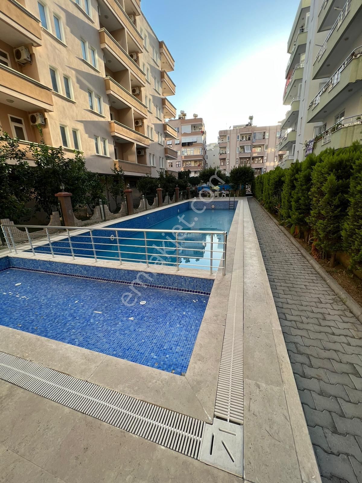 Alanya Mahmutlar Kiralık Daire  ALANYA MAHMUTLAR SALI PAZARI ORADA 1+1 KİRALIK 14.000 TL  