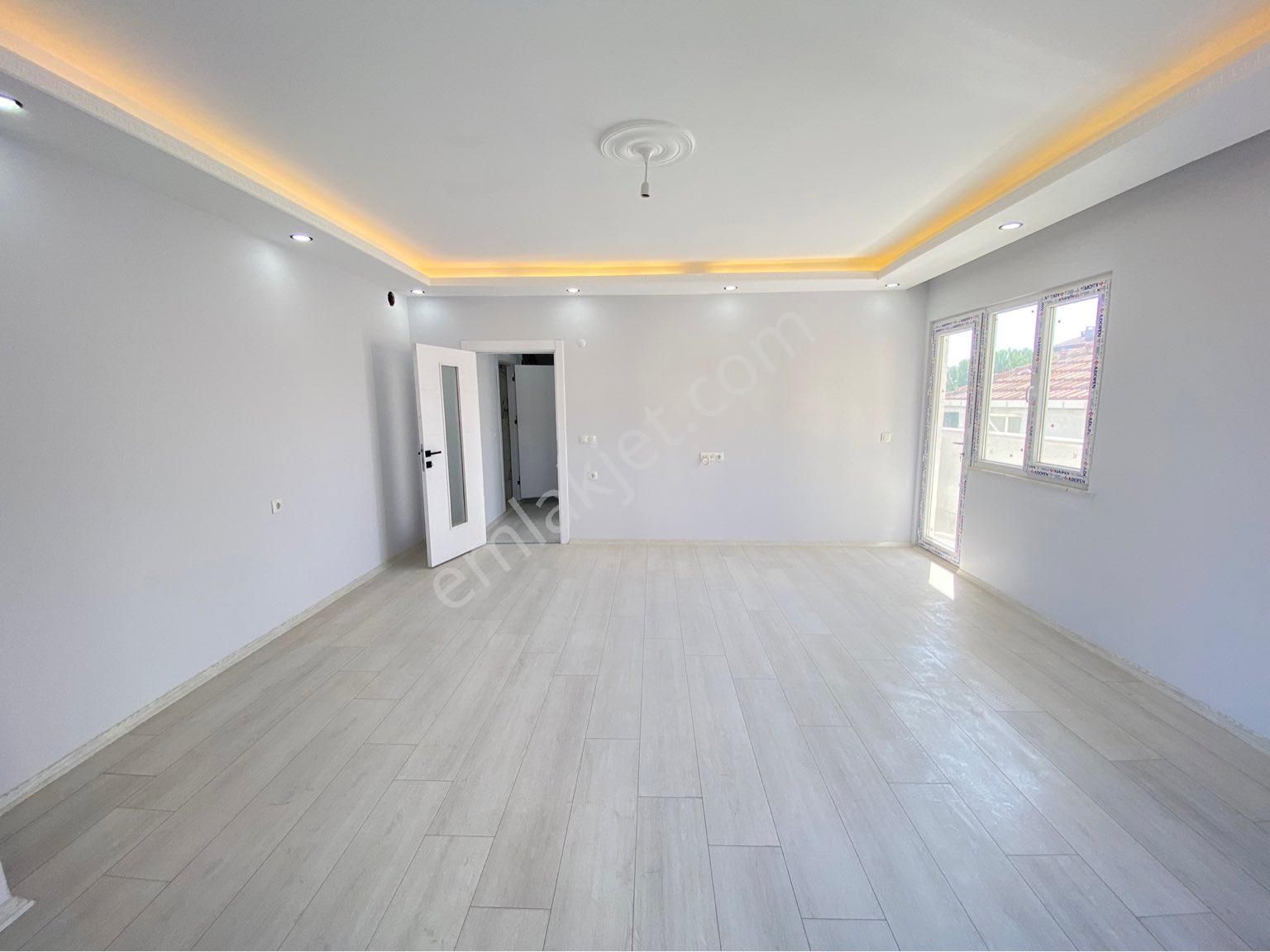 Darıca Abdi İpekçi Satılık Daire CADDEYE YAKIN ÇARŞI MARMARAY MEVKİ 3+1 180 M² ÇATI DUBLEKSİ