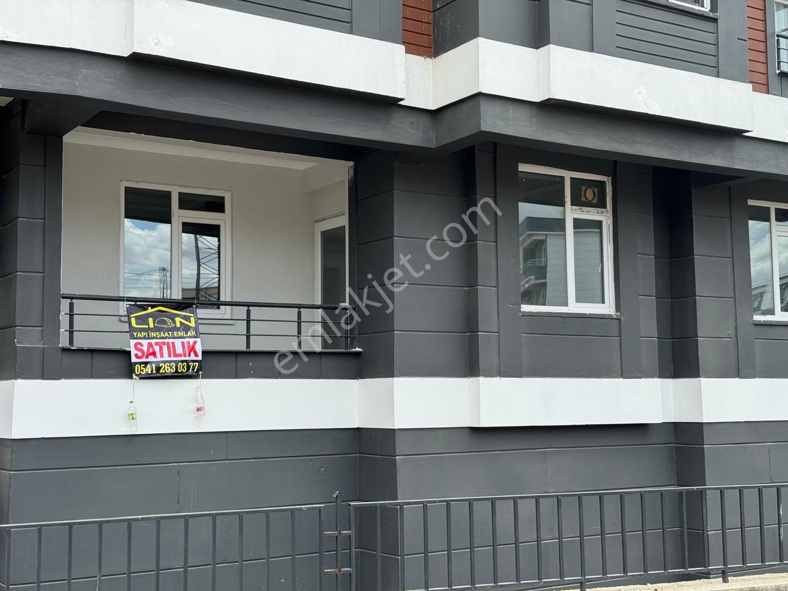 Karaköprü Seyrantepe Satılık Daire  LION GAYRİMENKUL ACİL SATILIK DAİRE 