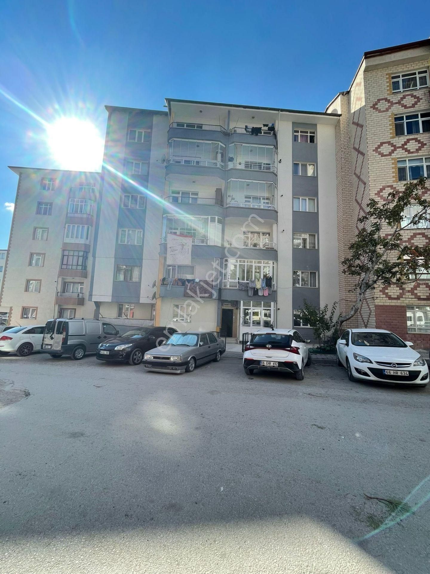 Yozgat Merkez Köseoğlu Kiralık Daire  ÇARŞAMBA PAZARININ YAKININDA KİRALIK DAİRE ** BURCU EMLAKTAN**