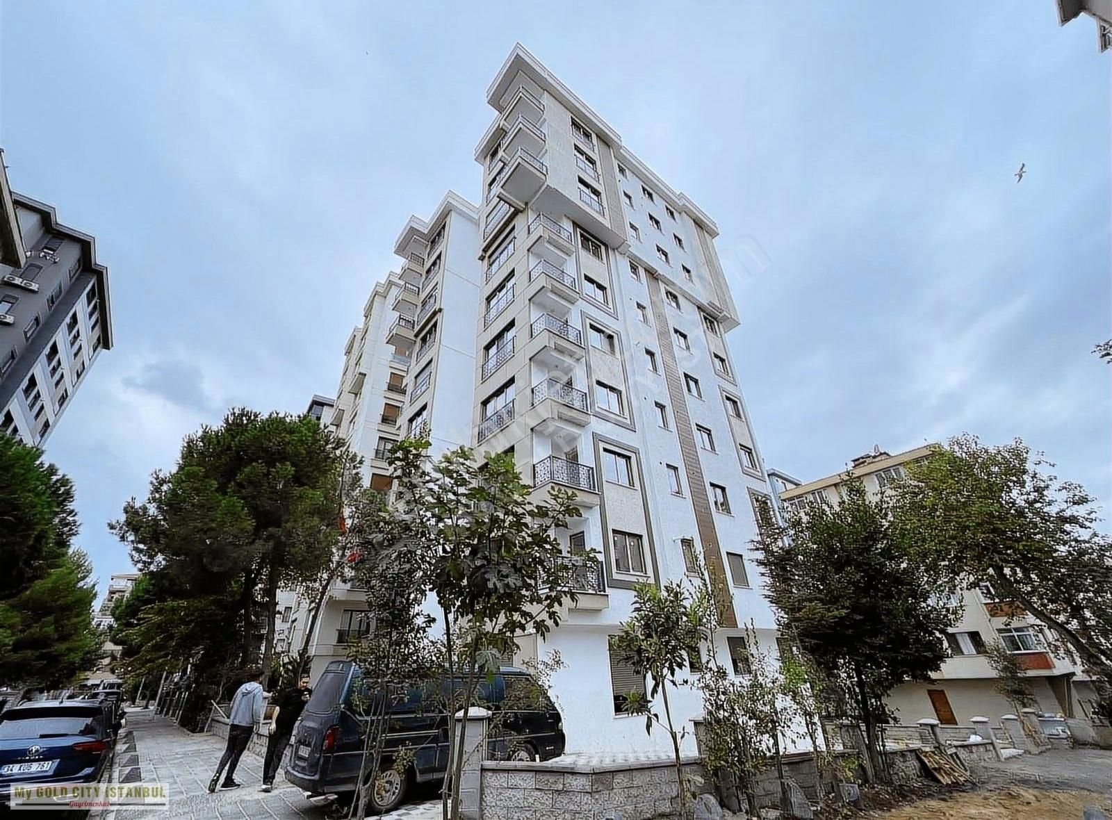 Kadıköy Merdivenköy Kiralık Daire KADIKÖY MERDİVENKÖYDE E-5 'E KOMŞU SIFIR BİNA DA 3+1 BALKONLU