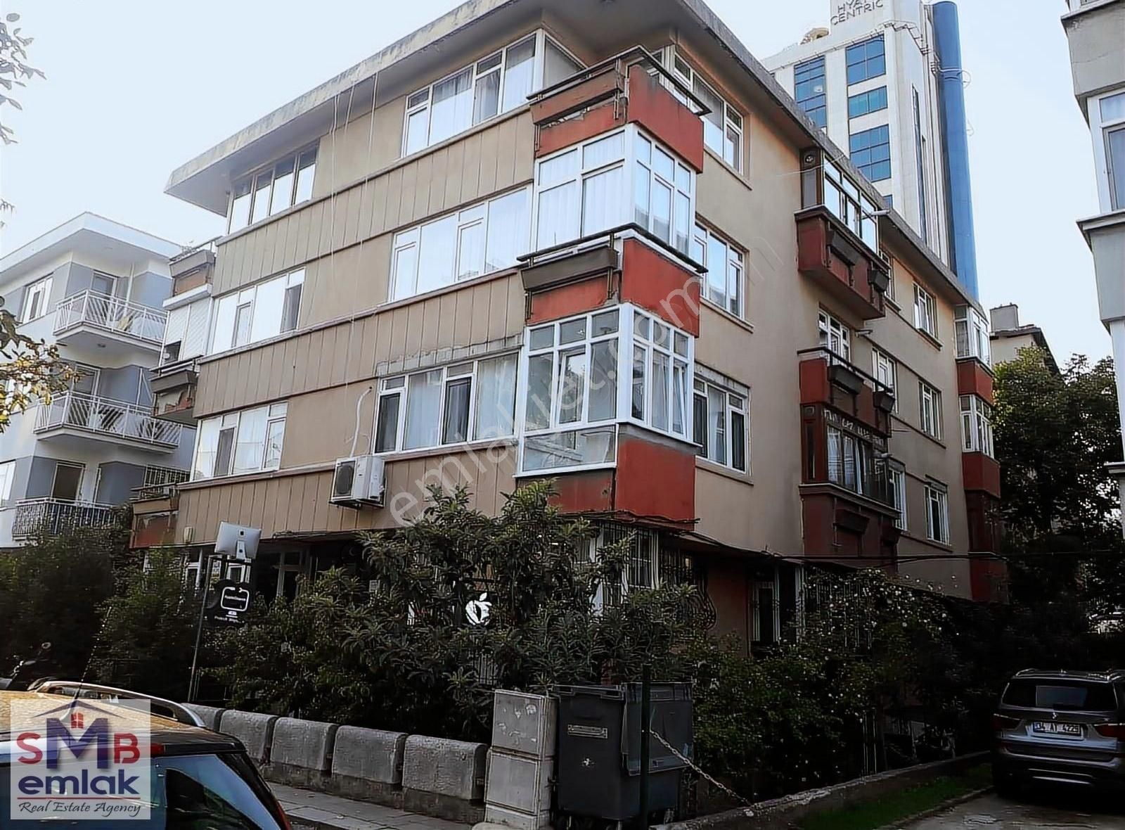 Beşiktaş Levent Kiralık Ofis Levent Merkezde Ofis,muayenehaneye Uygun Üç Cepheli Bahçe Katı