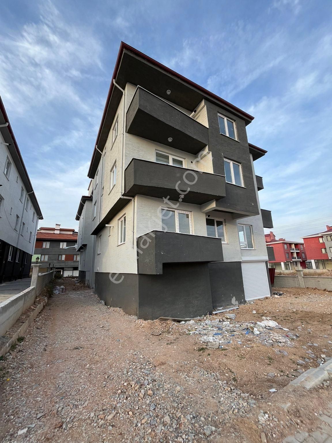 Kütahya Merkez Kirazpınar Satılık Daire  S PLUS GAYRİMENKUL'DEN  ÜNİVERSİTE YANI 1+0 SATILIK DAİRE