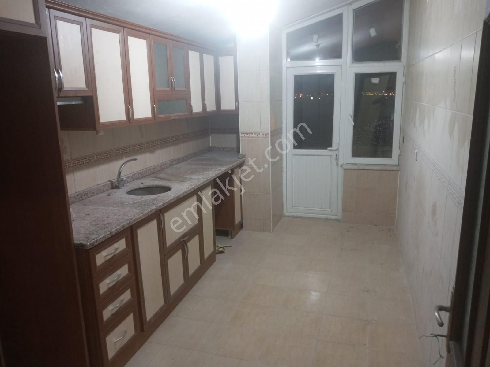 Manavgat Ilıca Kiralık Daire Ilıcada Kiralık Ana Caddeye Yakın 3+1 Kiralık Daire