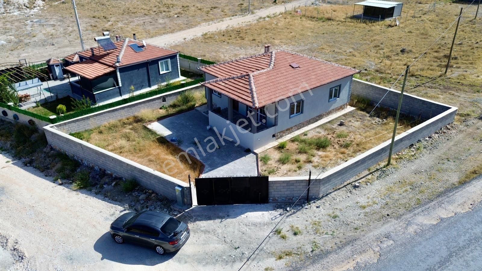 Niğde Merkez Aktaş Bld. (Cumhuriyet) Satılık Villa Niğde aktaş cumhuriyette gümüşler barajı yolunda satılık villa