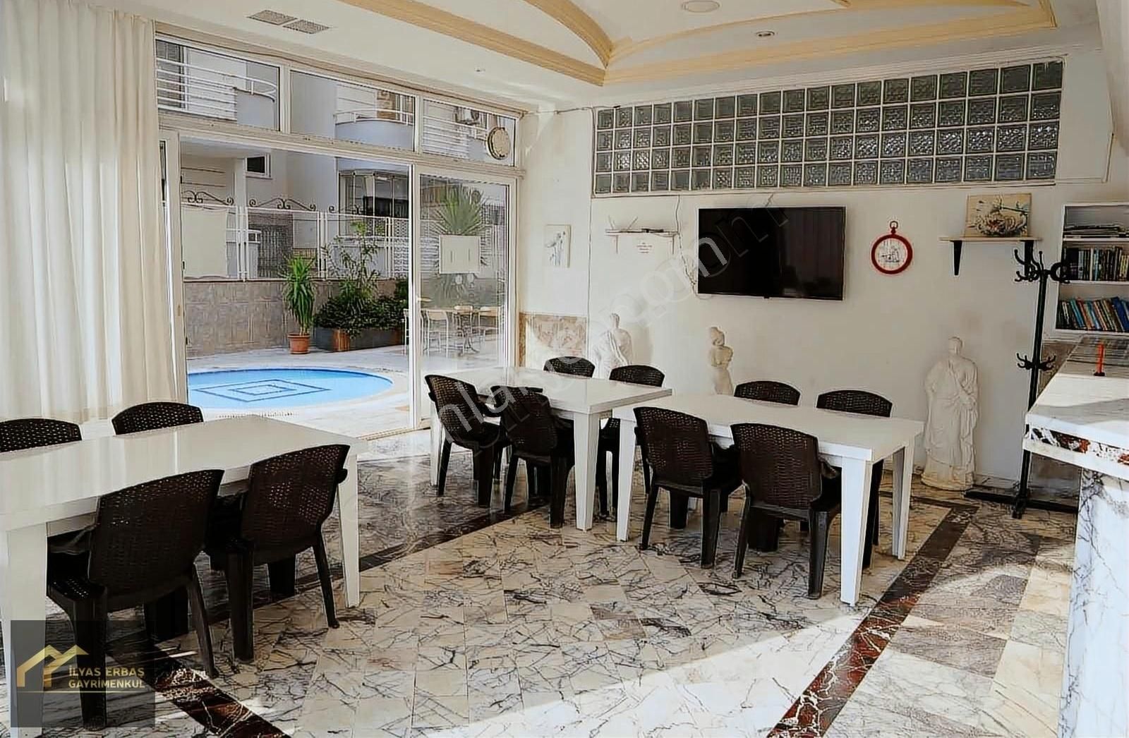 Alanya Oba Satılık Daire OBAGÖLDE SATİLİK 1+1 LÜKS EŞYALI HAVUZLU DAİRE