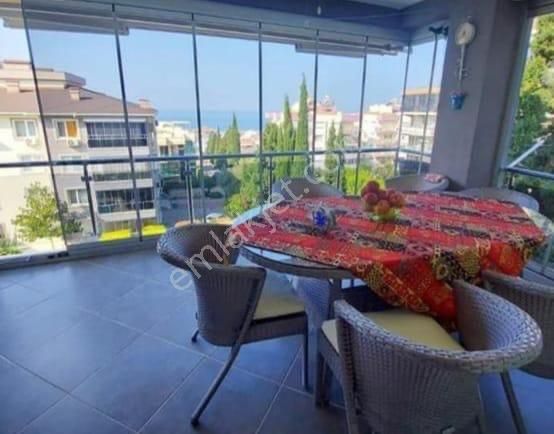 Kuşadası Ege Mahallesi Elit Havuzlu Otoparklı Güvenlikli Sitede 3+1 125m2 Deniz Manzara Doğalgazlı - Görsel 2