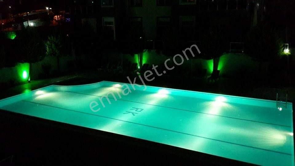 Kuşadası Ege Mahallesi Elit Havuzlu Otoparklı Güvenlikli Sitede 3+1 125m2 Deniz Manzara Doğalgazlı - Görsel 6