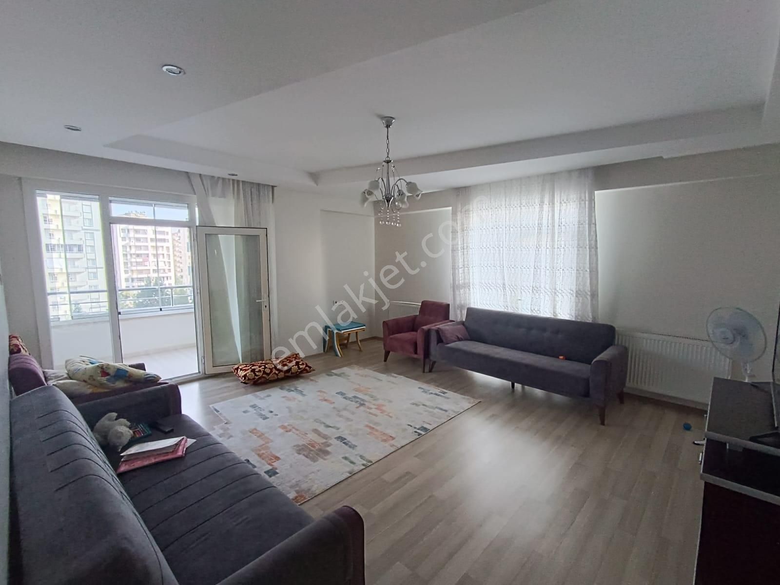 Bağlar Bağcılar Satılık Daire  BAĞCILAR MAH. AVEA CADDESİ,CEYLANLAR,GÖLETLİ PARK YÜRÜME MESAFESİNDE 3+1/140 M² SATILIK DAİRE...!