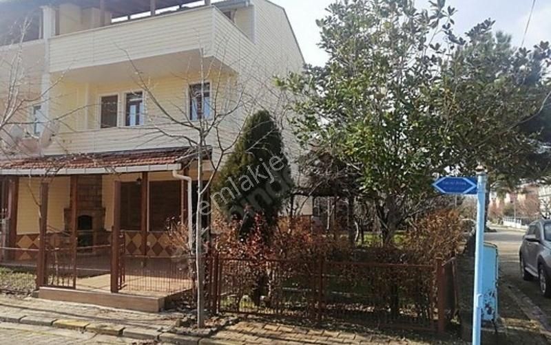 Gelibolu Bolayır Köyü (Camiikebir) Satılık Villa EMLAK 17 DEN GELİBOLU BOLAYIR ERENLER SİTESİ SATILIK TRİPLEKS