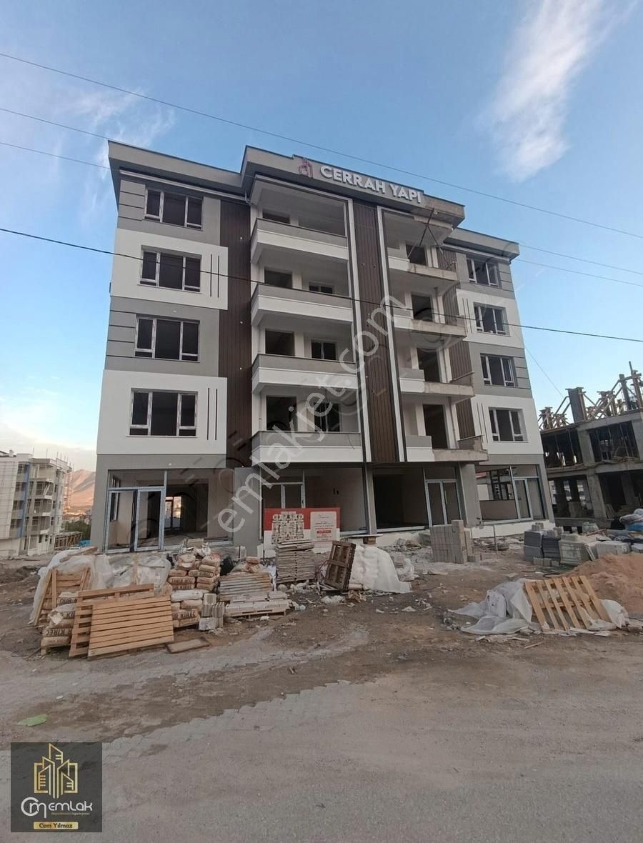 Niğde Merkez Kumluca Satılık Daire CM EMLAKTAN HASTAHANE KARŞISI 2+1 ODA 2.KAT SIFIR DAİRE