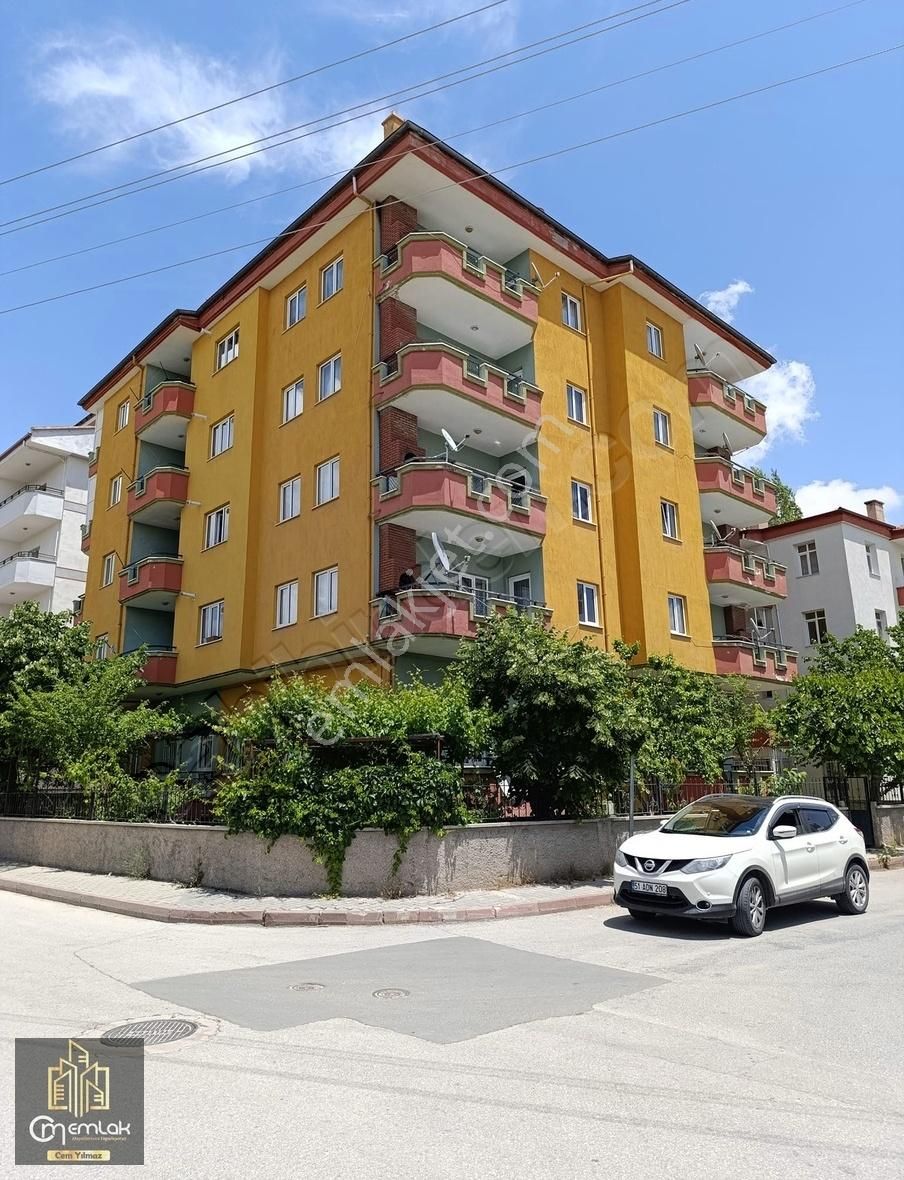 Niğde Merkez Selçuk Satılık Daire SELÇUK MAHALLLESİNDE 4.KAT 3+1 KOMBİLİ SATILIKDAİRE CM EMLAKTAN