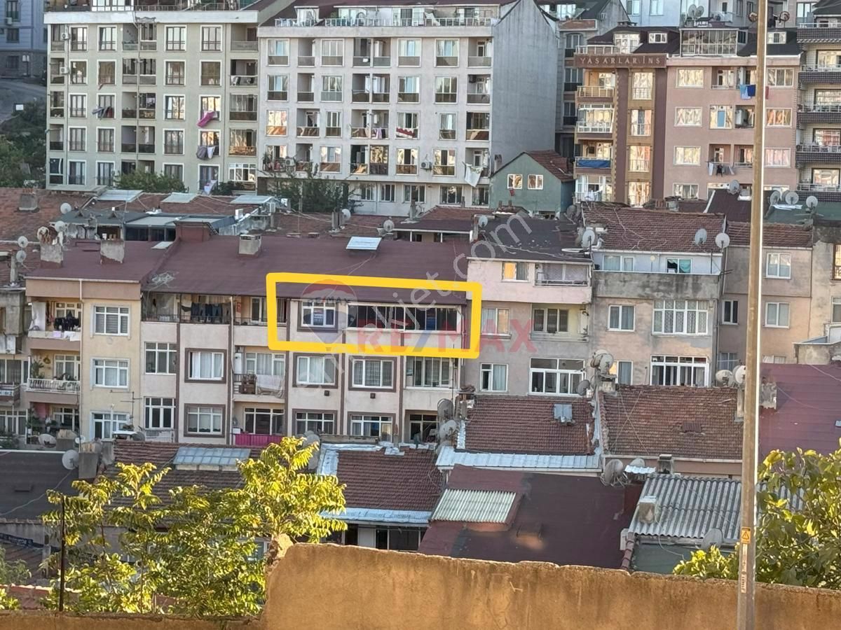 Eyüpsultan İslambey Satılık Daire EYÜP İSLAMBEY 110m² GENİŞ BALKONLU 2+1   ŞEHİR MANZARALI, ÖNÜ AÇIK KREDİYE UYGUN.