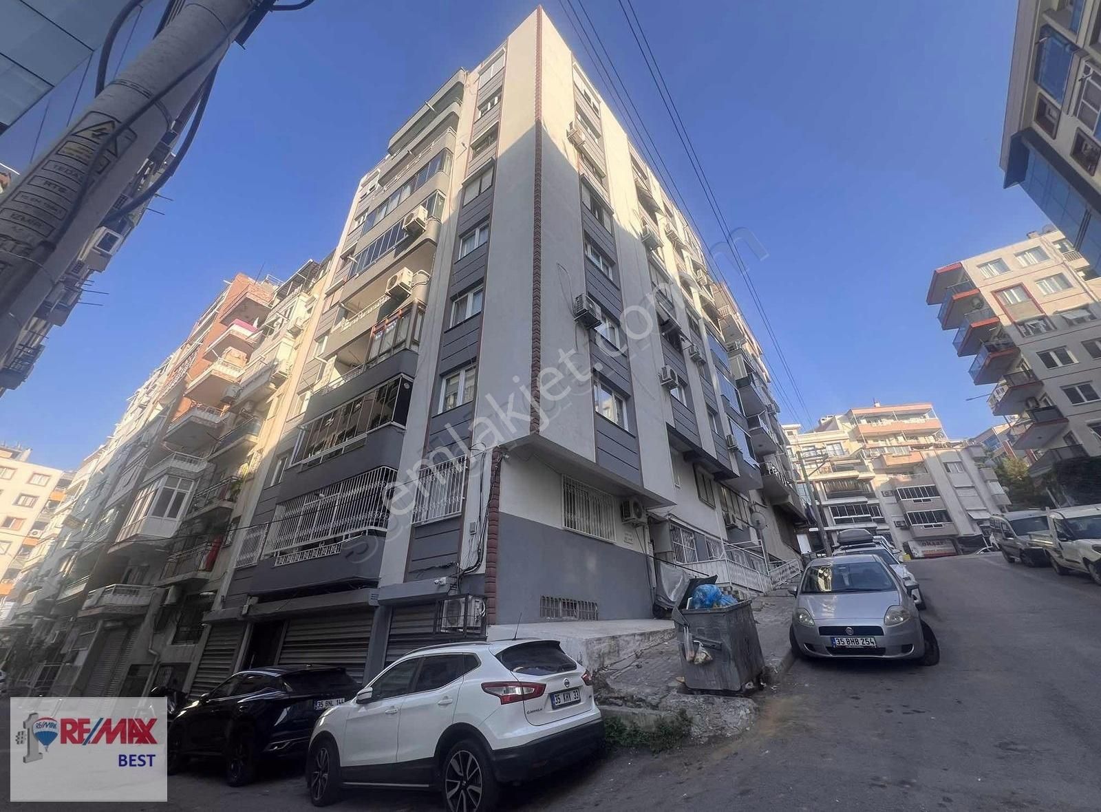 Karabağlar Doğanay Satılık Daire YEŞİLYURT ULU ÖNDER CADDESİNDE SATILIK 3+1 DAİRE