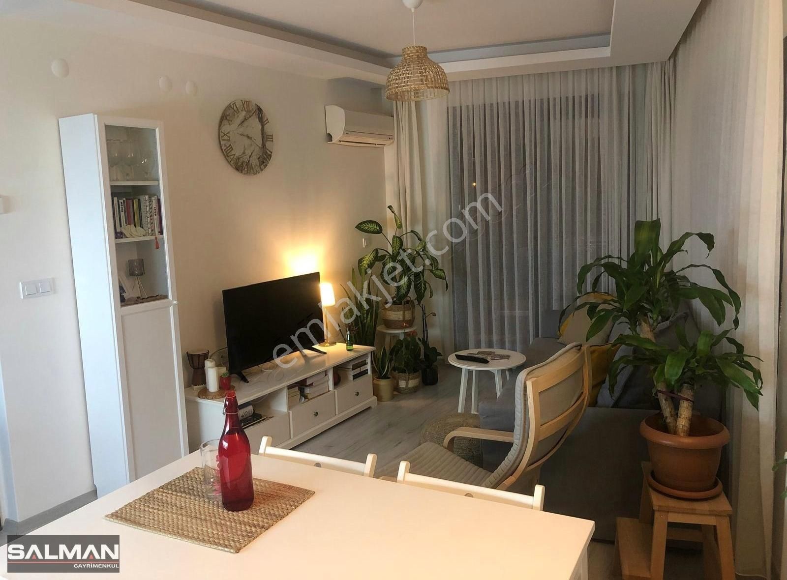 Karşıyaka Şemikler Satılık Daire SALMANDAN ŞEMİKLER'DE SATILIK FIRSAT 1+1 DAİRE