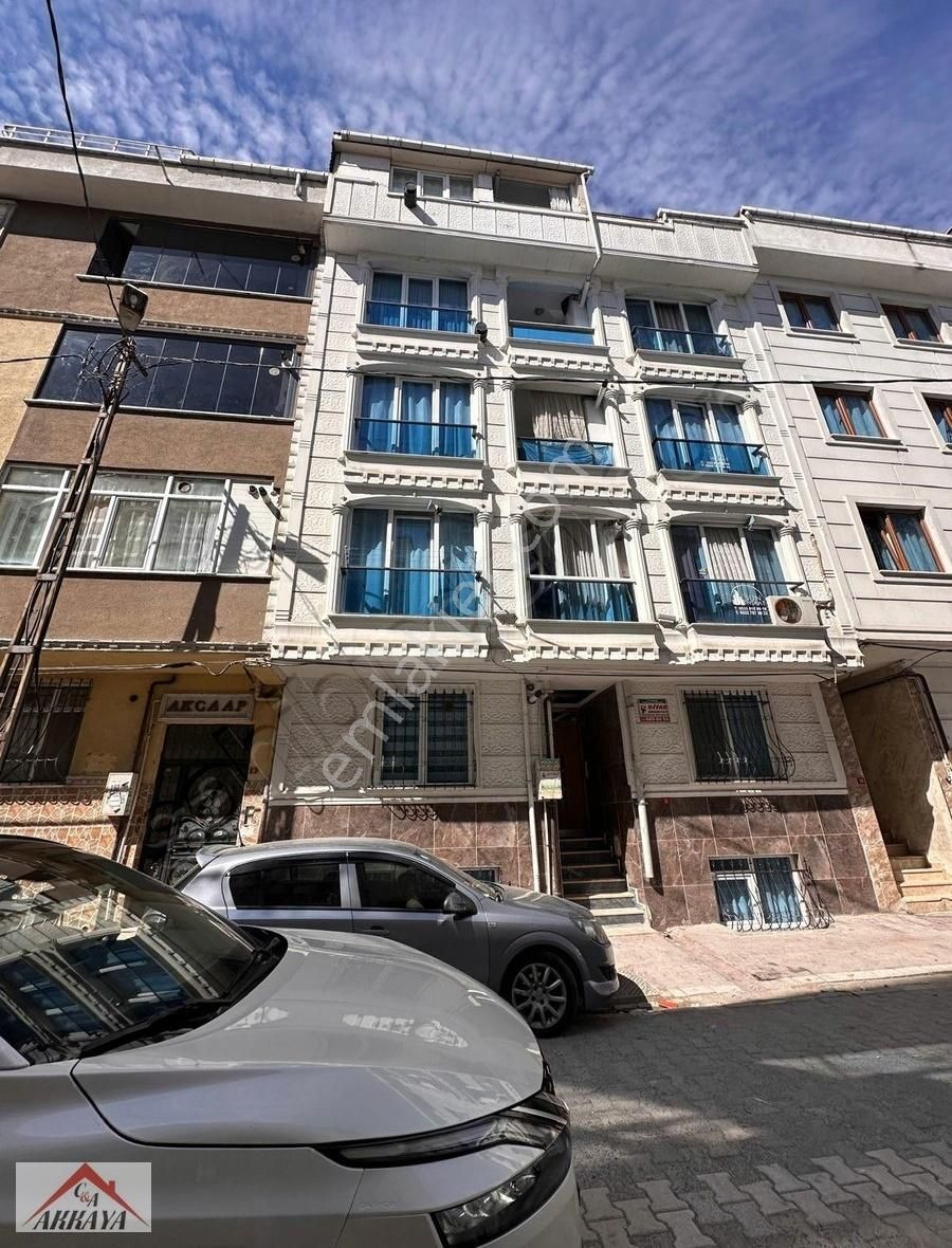 Esenyurt Şehitler Satılık Daire EMSALLERİN ALTINDA KIRAÇ ŞEHİTLER MAH 2+1 90M2 YÜKSEK GİRİŞ