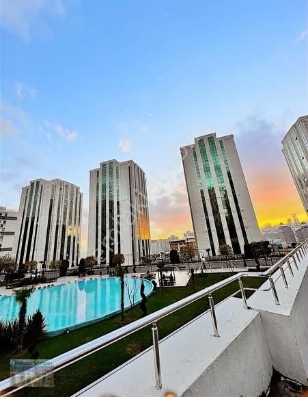 Esenyurt Zafer Satılık Daire prestij park sitesi 2+1 satılık daire,ara kat,havuz manzaralı