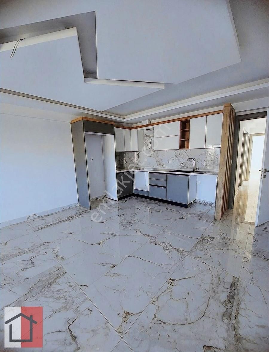 Kuşadası İkiçeşmelik Satılık Daire KUŞADASINDA OTOGAR YAKINI D.GAZLI ARAKAT 3+1 DAİRE