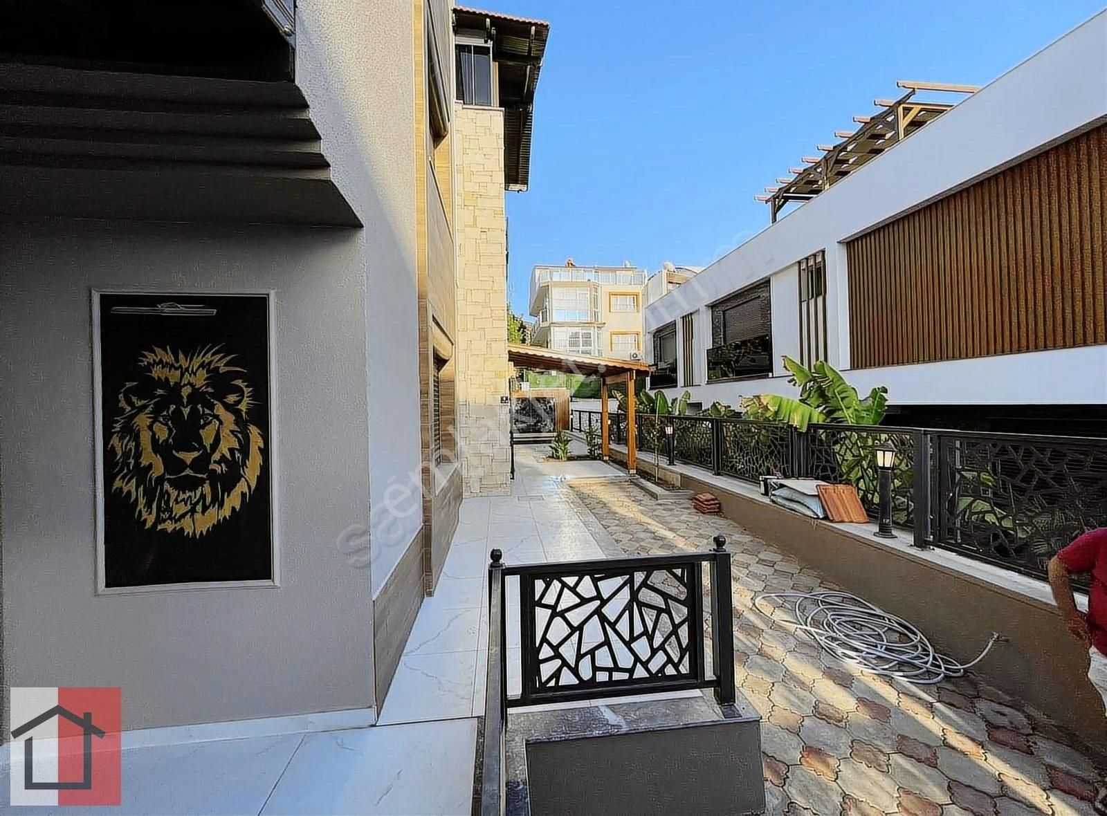 Kuşadası Marina Bölgesinde Özel Havuzlu Müstakil Villa - Görsel 10