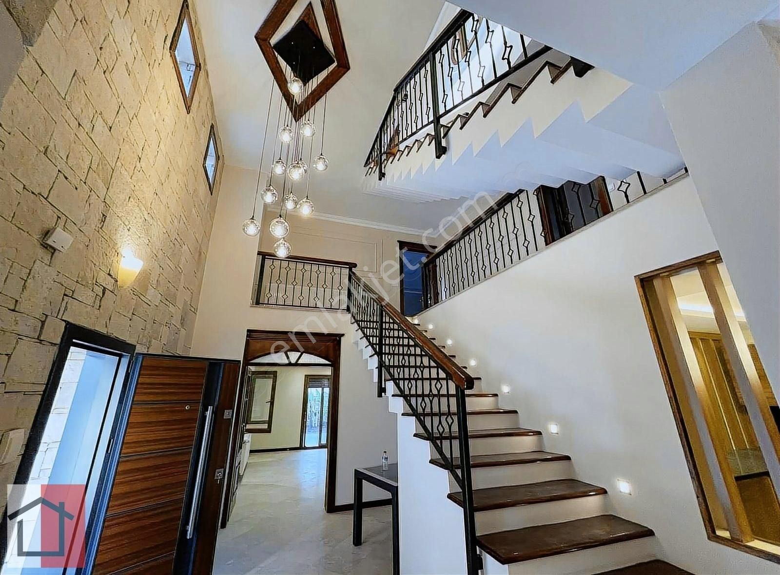 Kuşadası Marina Bölgesinde Özel Havuzlu Müstakil Villa - Görsel 16