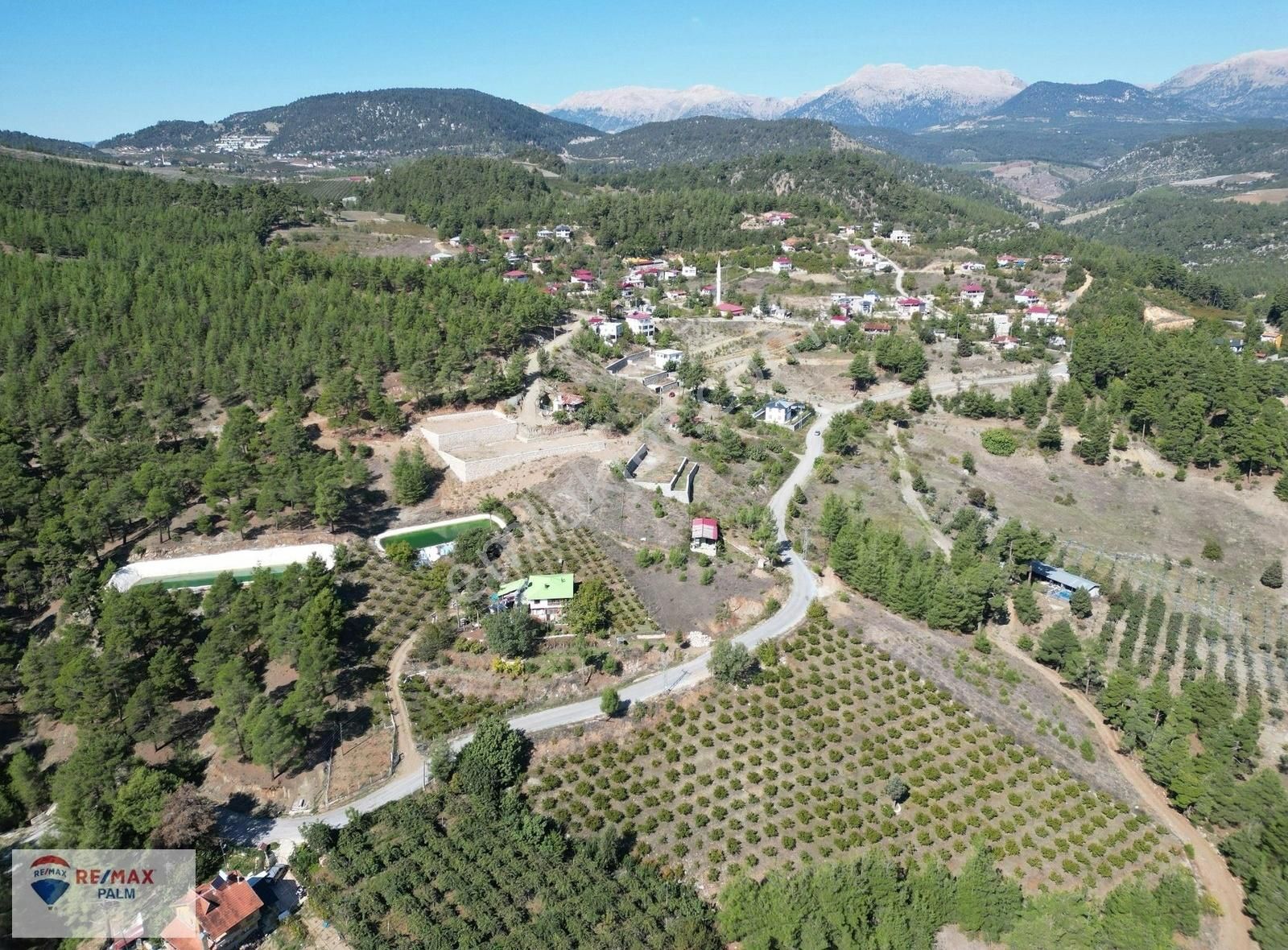 Toroslar Güzelyayla Satılık Konut İmarlı Remax Palm'den Güzel Yayla'da 978m2 Arsa