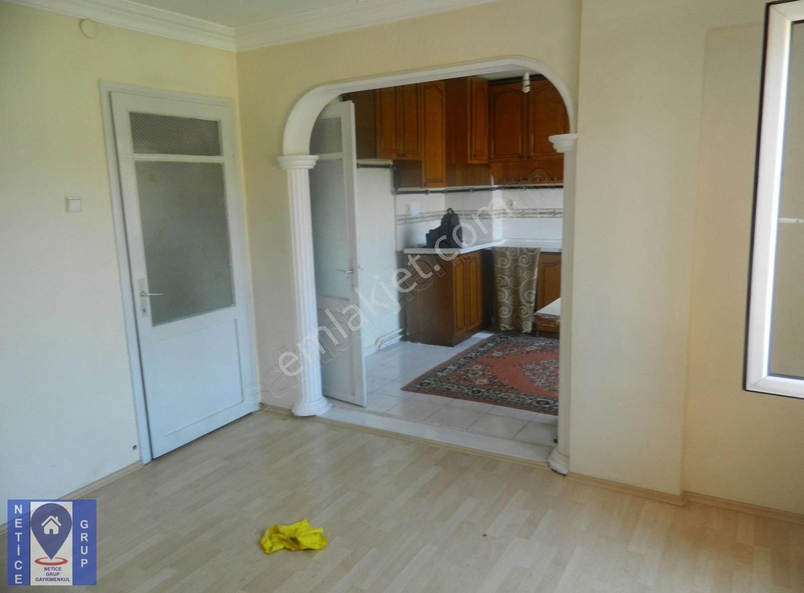 Osmangazi Kavaklı Satılık Daire OSMANGAZİ ORTAPAZAR CADDESİNDE SATILIK 2+1 DAİRE