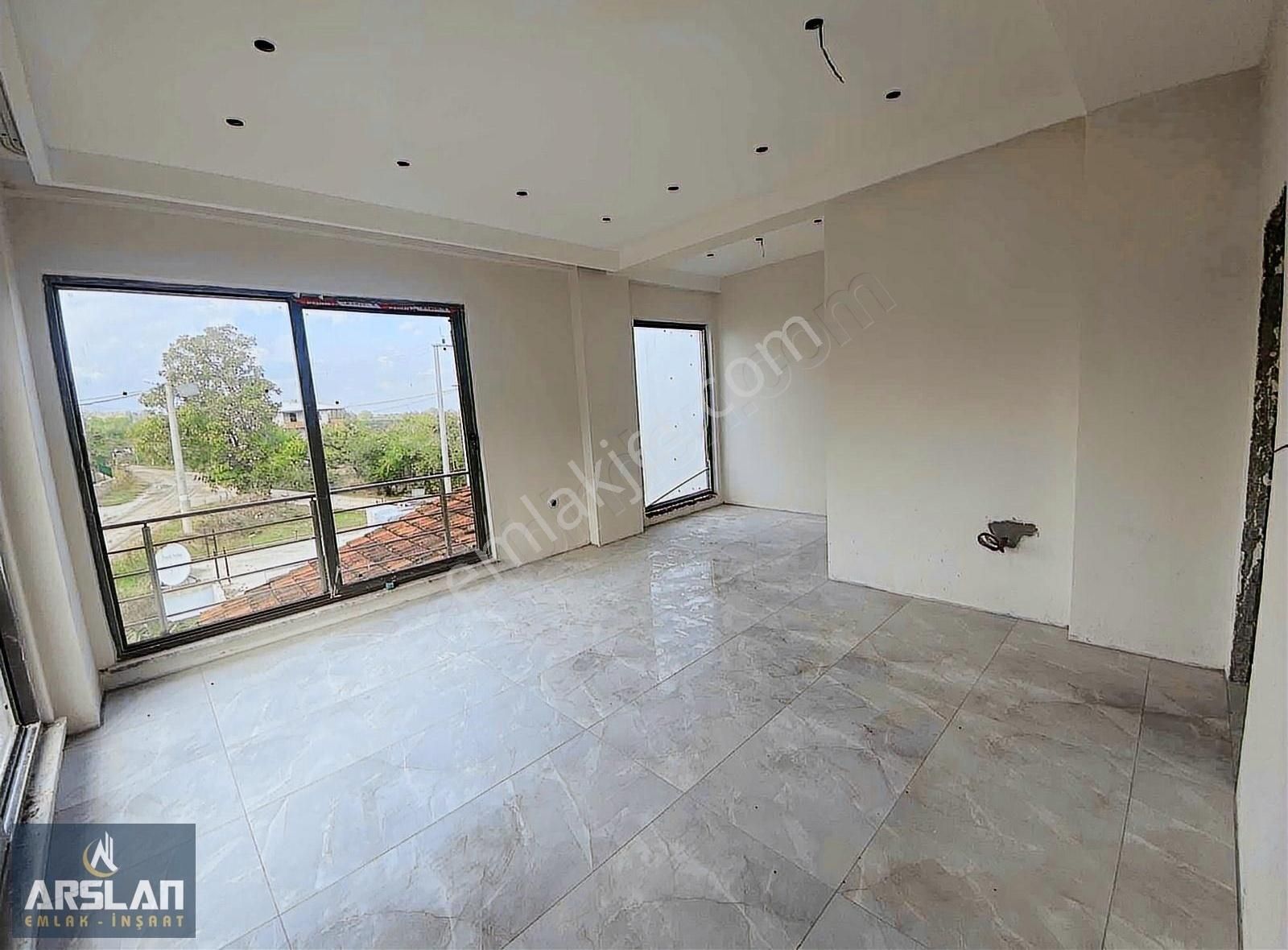 Arslan Emlak'tan İnegl Deydinlerde Satılık Lüks Villa - Görsel 3
