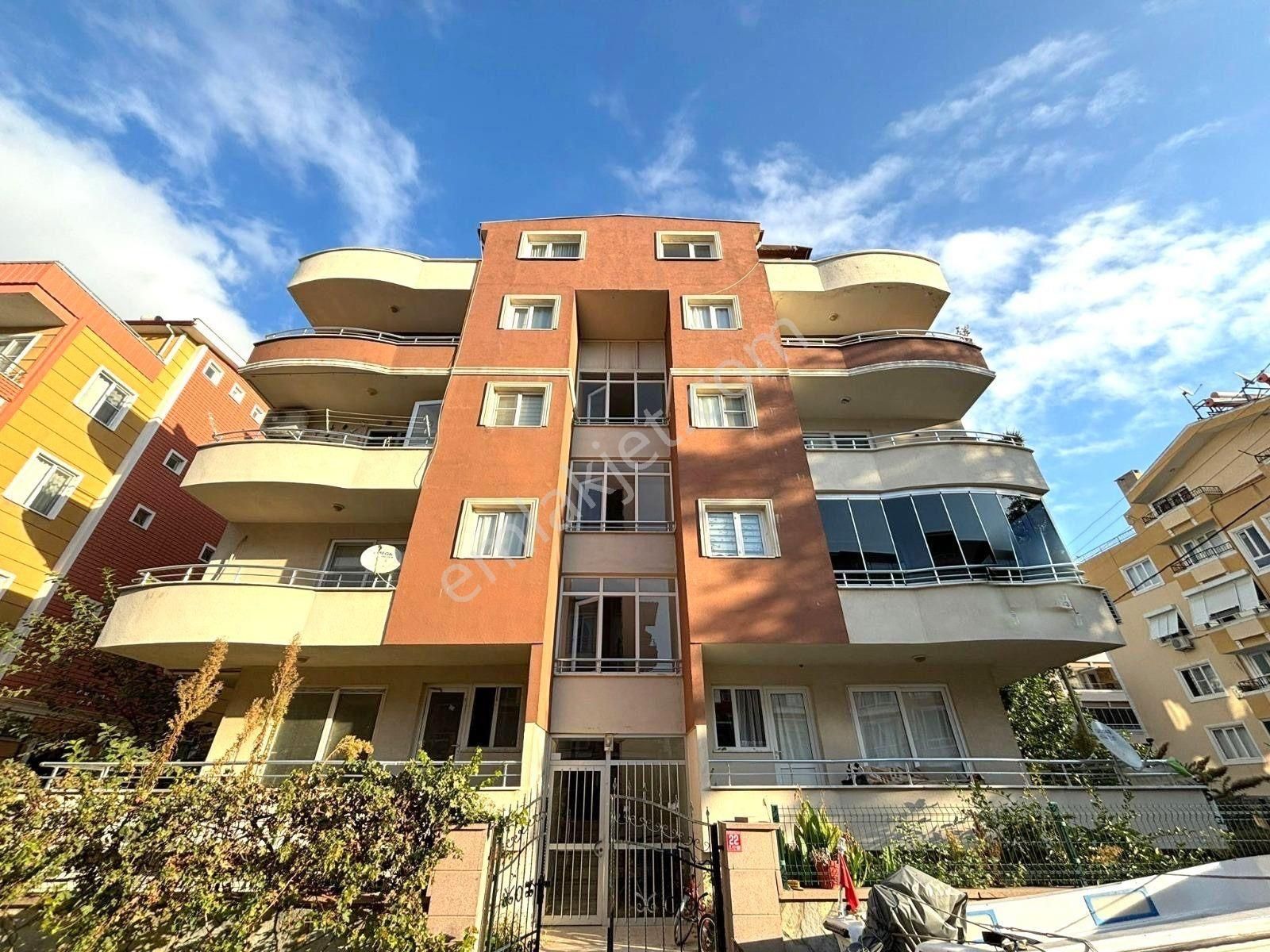 Edremit Altınkum Satılık Daire  💥💥 GÜÇ'TEN ALTINKUM'DA ÖN CEPHE ARA KAT GENİŞ CAM BALKON 3+1 DAİRE