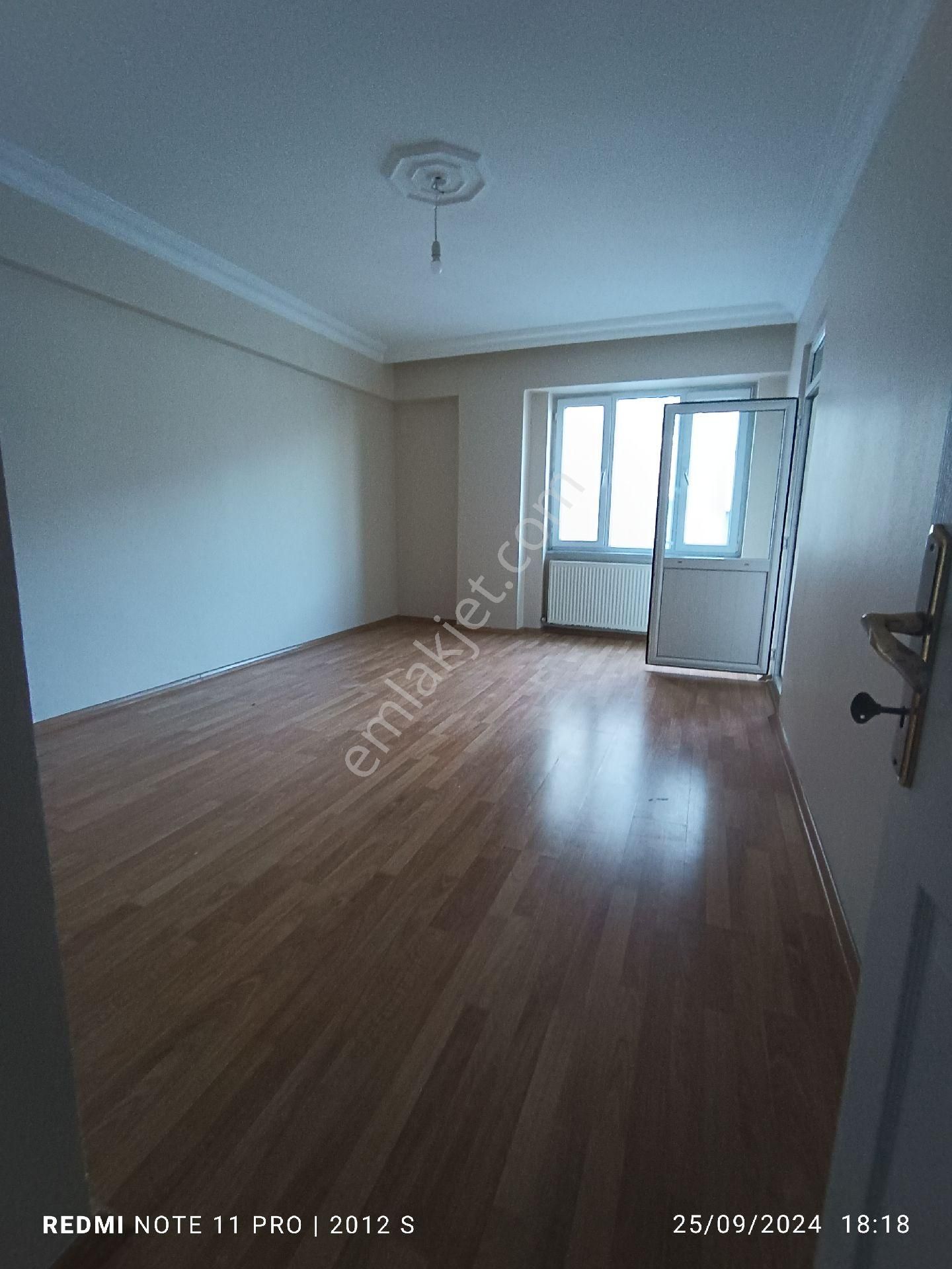 Arnavutköy Arnavutköy Merkez Kiralık Daire ARNAVUTKÖY MERKEZDE KİRALIK 3+1 DAİRE 