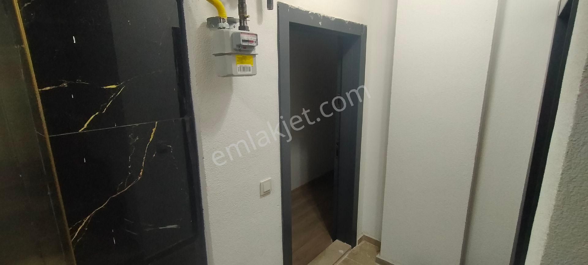 Sancaktepe Osmangazi Satılık Daire Sancaktepe Satılık 4+2 170m² Üstdubleks 2daire şeklinde bölünmüş iskanlı