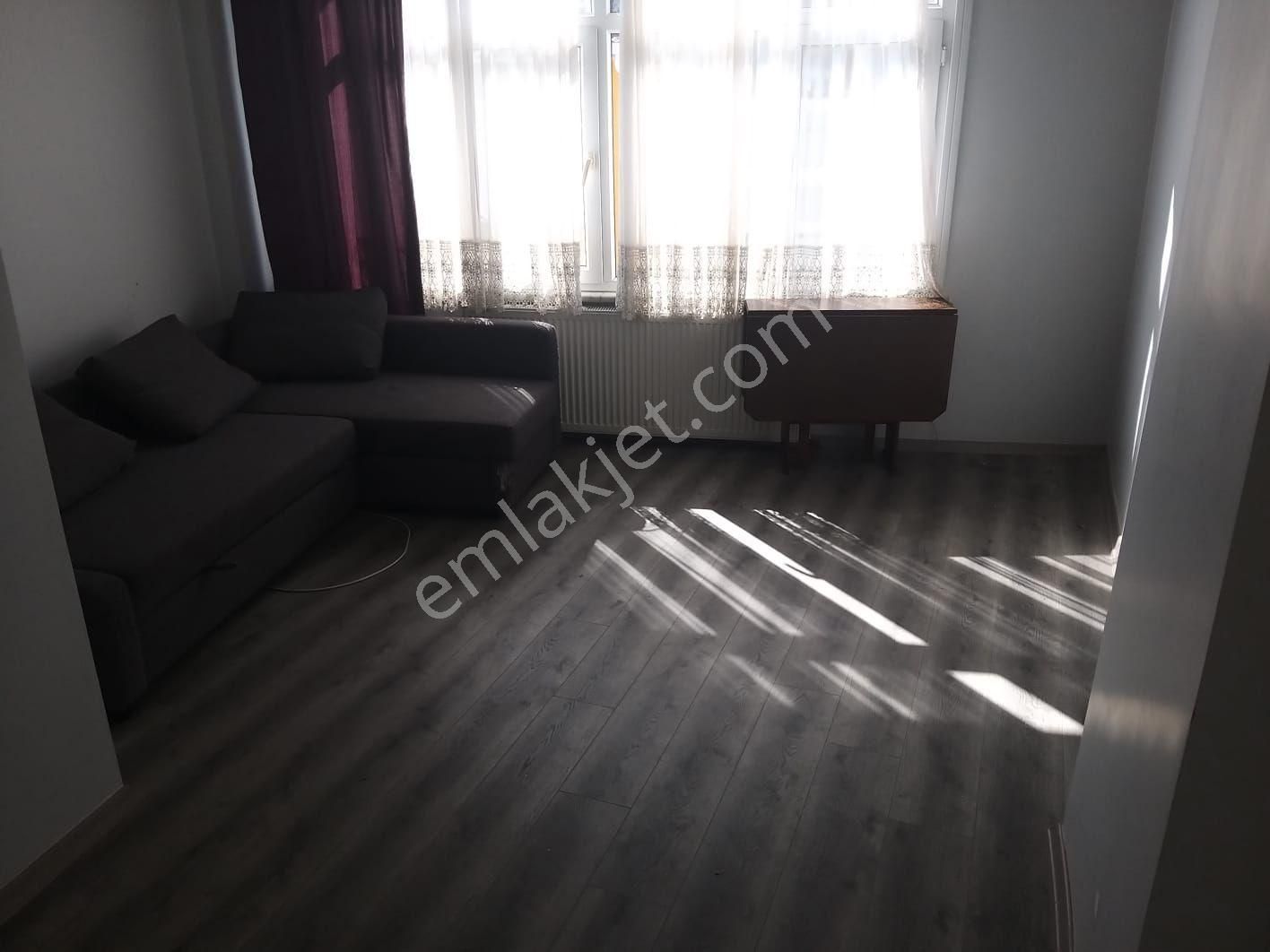 Kadıköy Hasanpaşa Kiralık Daire KADIKÖY HASANPAŞADA ANA CADDEYE YAKIN AYDINLIK TEMİZ 2+1