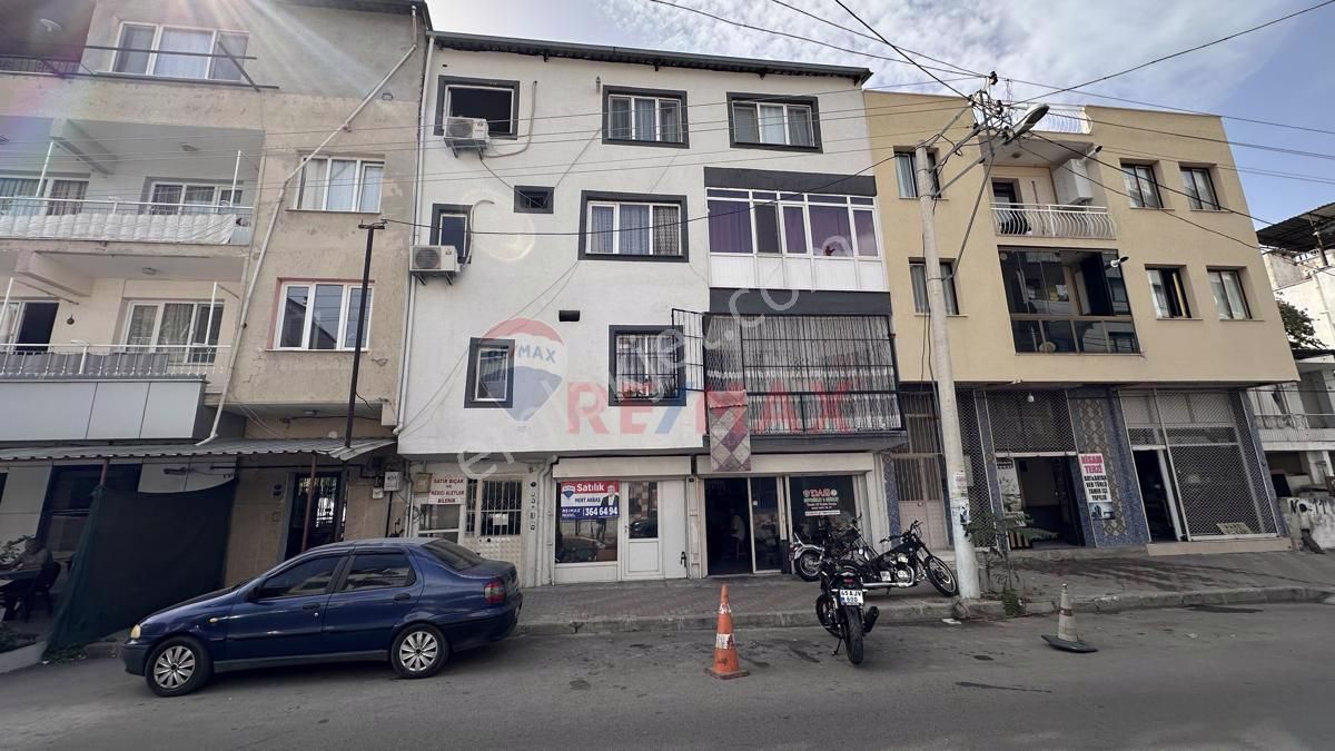 Bayraklı Yamanlar Satılık Bina Yamanlar cadde üzeri Satılık komple bina/3 daire 2 dükkan