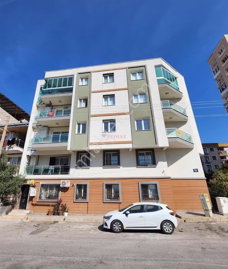 Buca Yıldız Satılık Daire FULL EŞYALI HASTANE YAKINI ASANSÖRLÜ D.GAZLI YATIRIMLIK 1+1 DAİRE