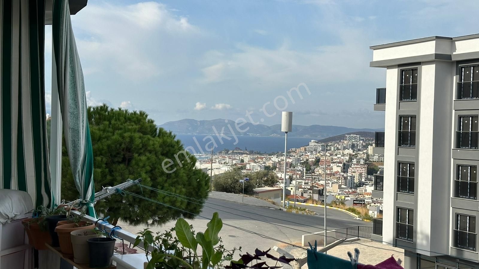 Kuşadası İkiçeşmelik Satılık Daire  Satılık 3+1 Daire - Kuşadasında Deniz Manzaralı, Geniş, Ferah Daire 