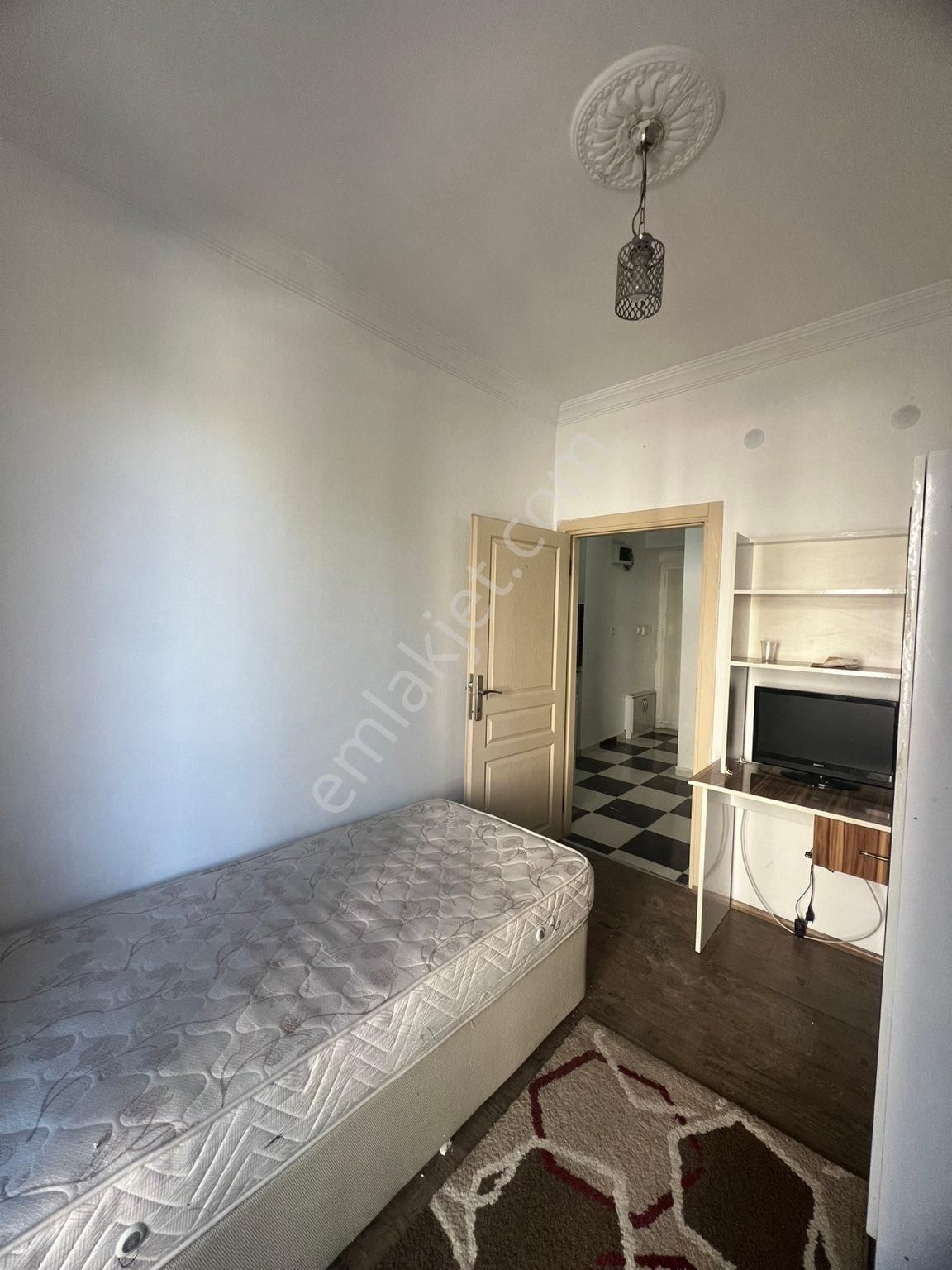 Isparta Merkez İstiklal Kiralık Daire  ÖZKANLAR KAVŞAĞINA 40 ADIM 1+0 ODA MUTFAK AYRI ARA KAT KIZ APARTI HERŞEY DAHİL KOTASIZ