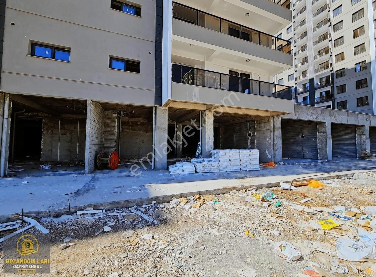 Yenişehir Üçkuyu Satılık Dükkan & Mağaza Üçkuyularda Çeysa Prestijde Satılık 227 m2 Dükkan