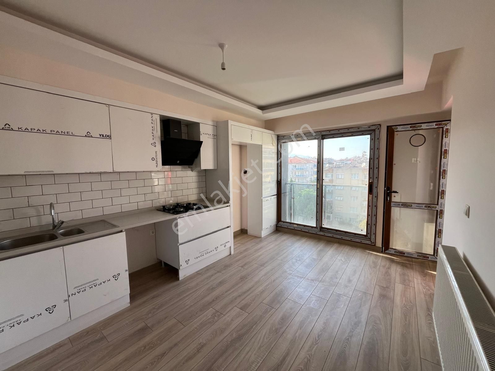 Alaşehir İstasyon Satılık Daire  ADA GAYRİMENKUL' DEN MANİSA ALAŞEHİR İSTASYON MAH. DE SATILIK LUX 3+1 DAİRE