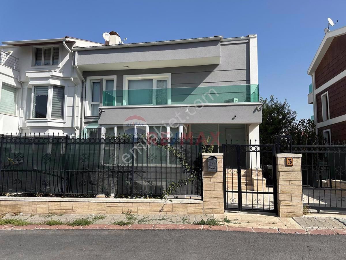 Çankaya Prof. Dr. Ahmet Taner Kışlalı Satılık Villa İLKO SİTESİ BEYLER CADDESİNE YÜRÜME MESAFESİNDE BÜYÜK VİLLA