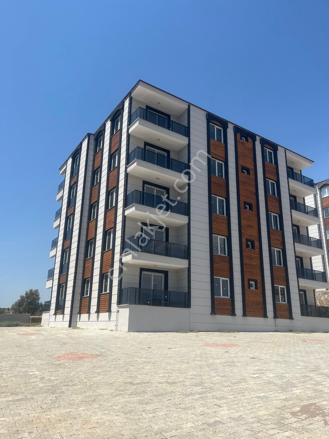 Nazilli Pınarbaşı Satılık Daire  YILDIZTEPE MAHALLESİ BELEDİYE KONUTLARI BATISINDA SİTE İÇERİSİNDE 3+1 SIFIR SATILIK DAİRE